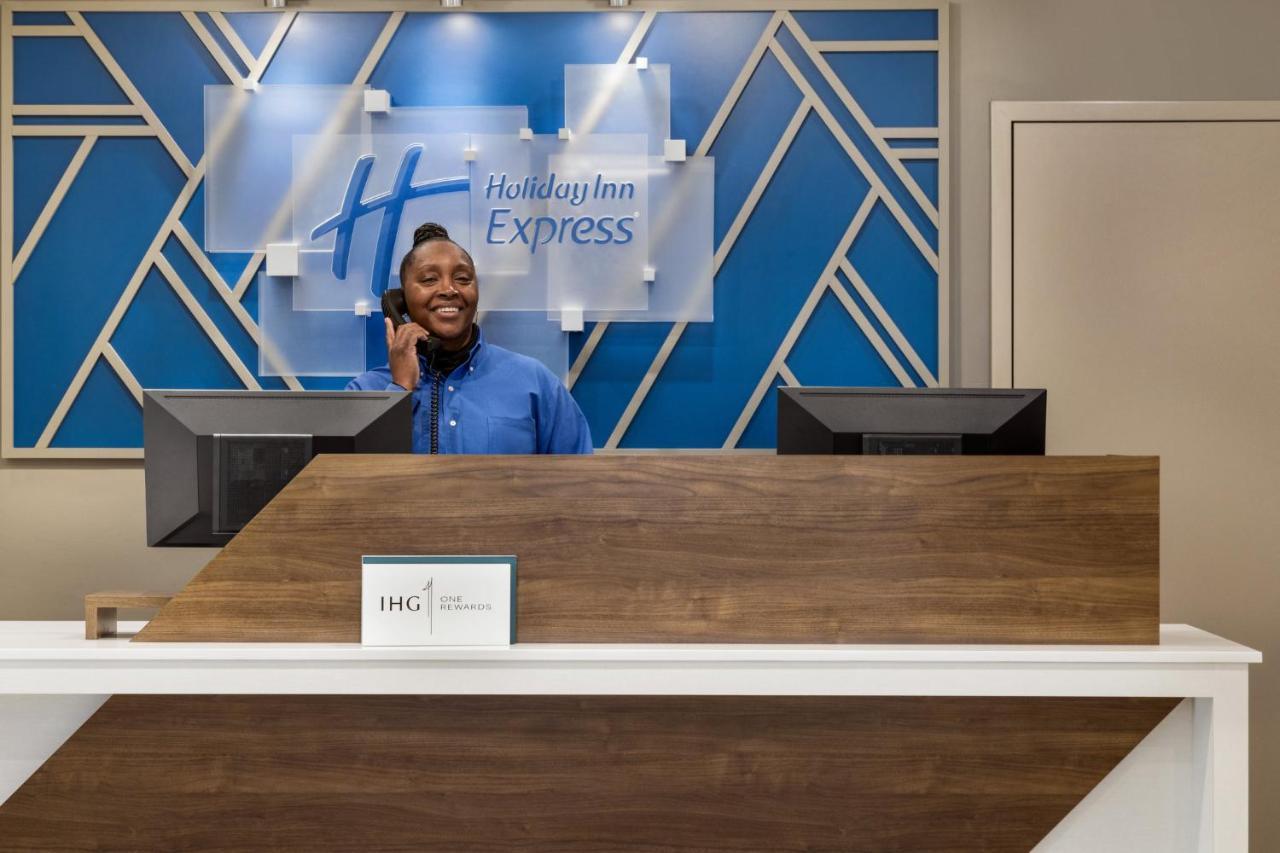 Express & Downtown By Ihg Hotel 3*