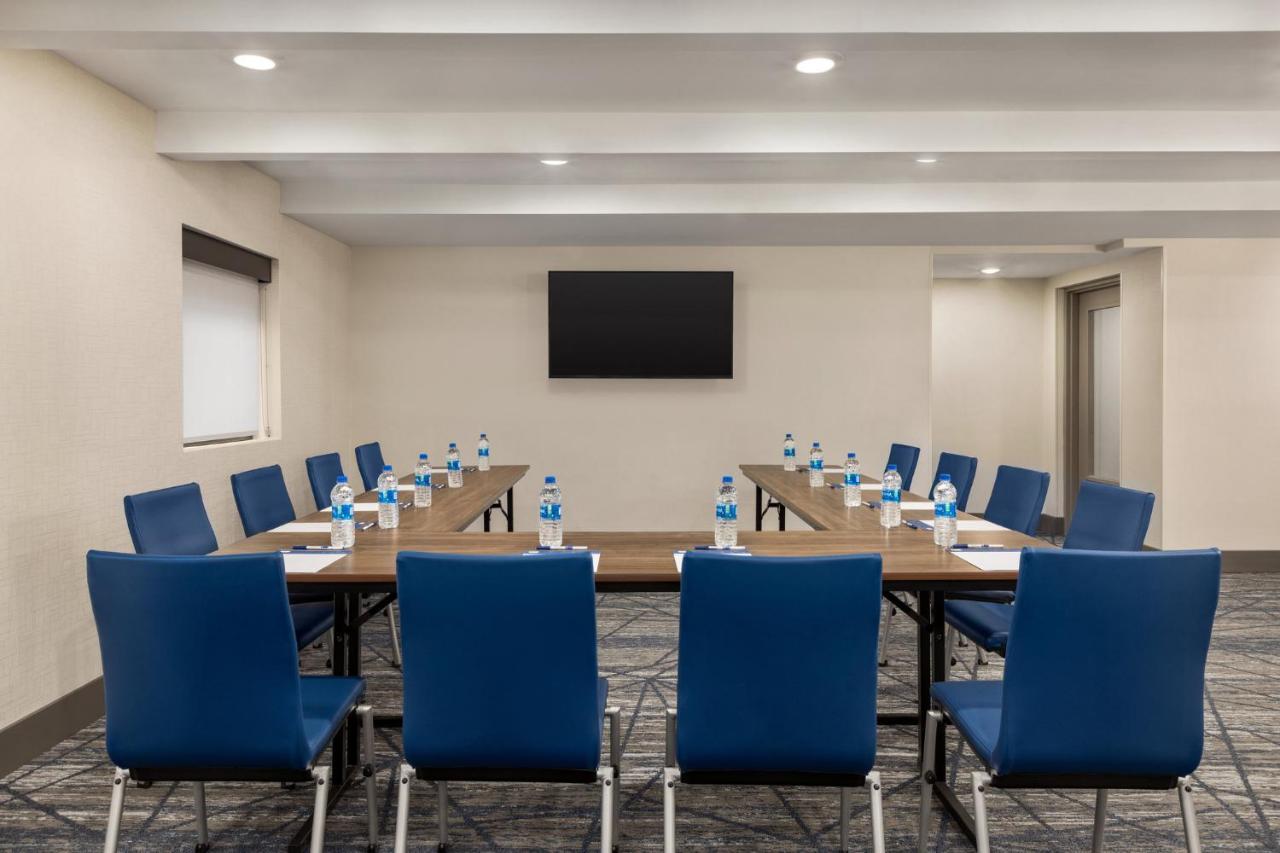 Express & Downtown By Ihg 3*